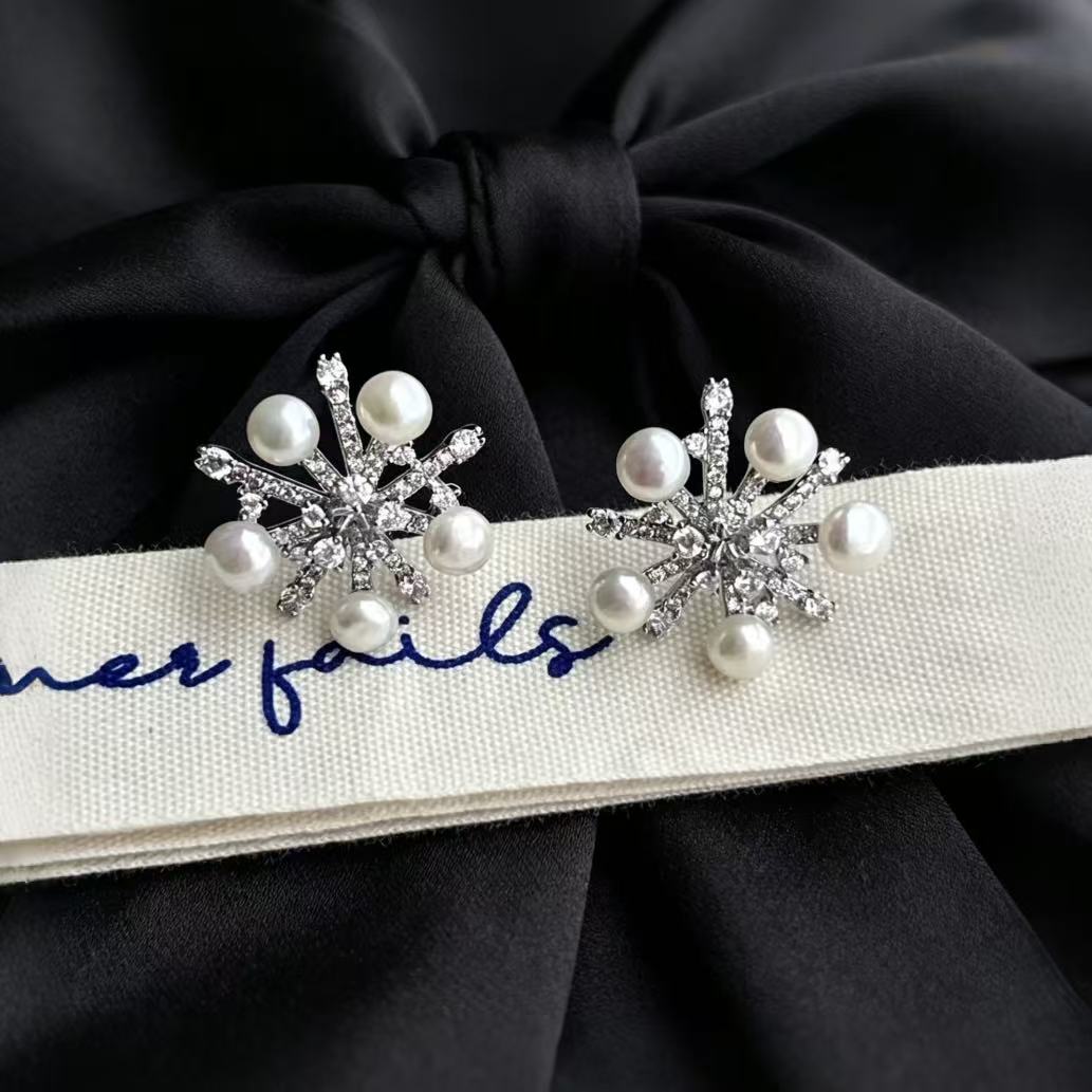 S925 Sliver Snowflake Design Freshwater Pearl Earring(5mm)