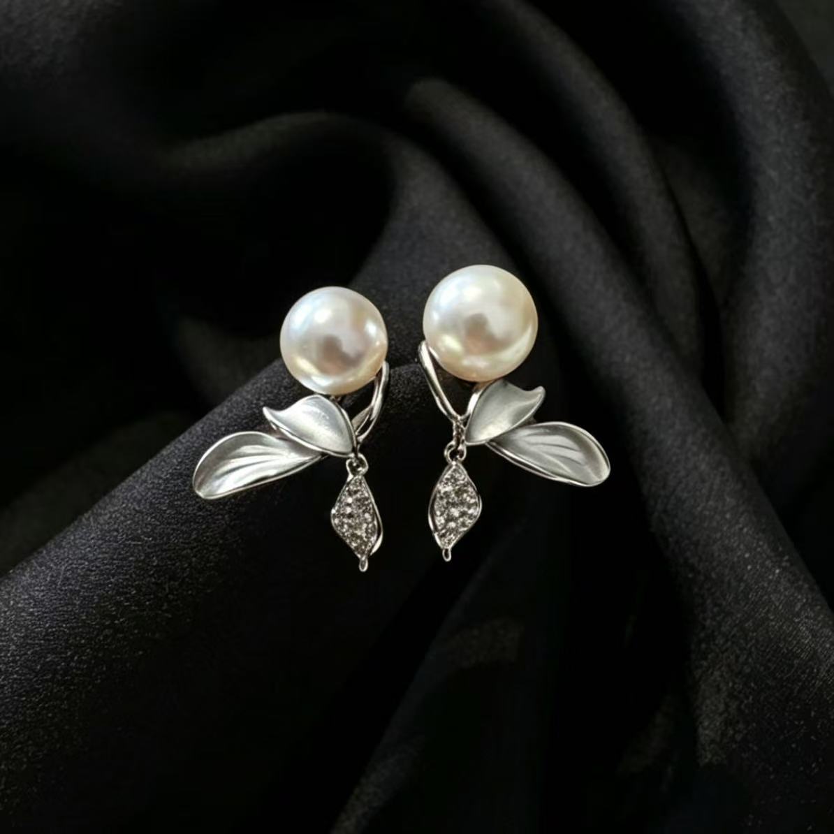 S925 Sliver Tulip Design Seawater Japanese Akoya Madama Pearl Earring（8mm）