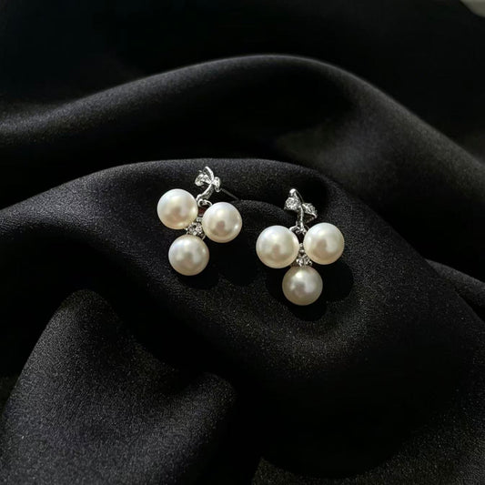 S925 Sliver Grape Design Freshwater Pearl earrings（6mm）